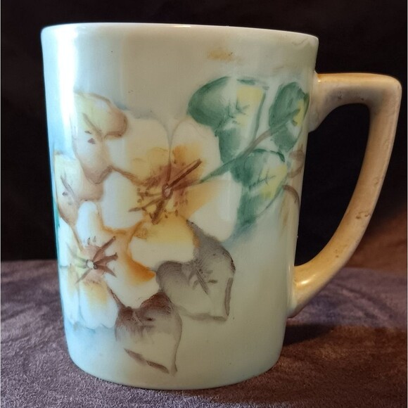 Vintage 1966 German Handpainted Porcelain Teapot & 4 Cups w/Matching Signatures - Picture 3 of 9